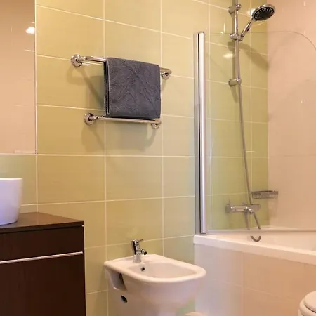 Panorama *pool* شقة ساغريش