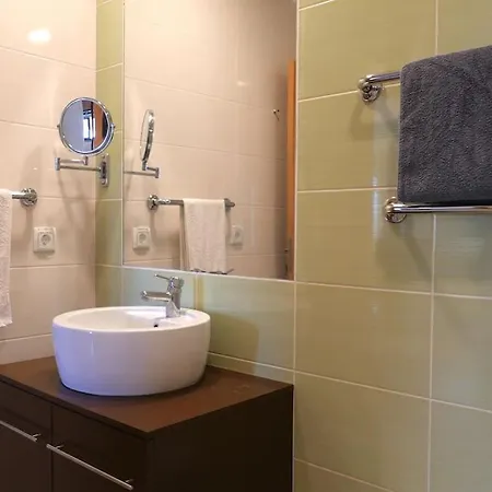 Panorama *pool* شقة ساغريش